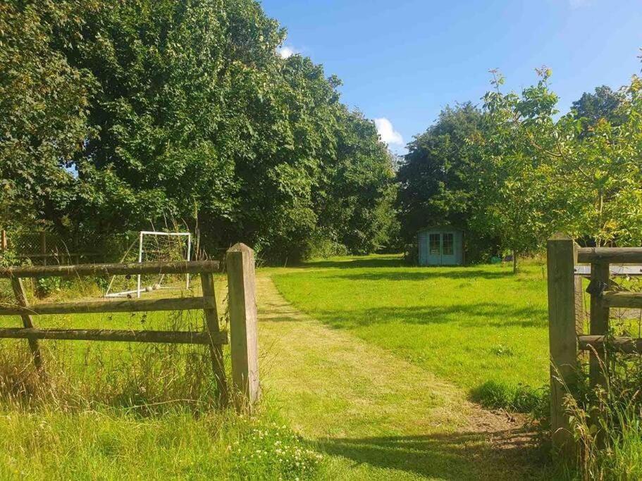 Nature Charm & Fruit Delights, Multi-Generation Celebratory Home -Try, Relax, Repeat - Sellindge Ashford  Exteriér fotografie