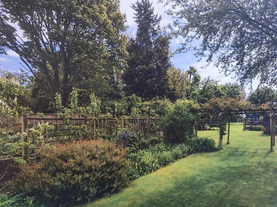 Nature Charm & Fruit Delights, Multi-Generation Celebratory Home -Try, Relax, Repeat - Sellindge Ashford  Exteriér fotografie